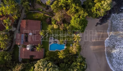 Casas à venda na Praia Domingas Dias, Ubatuba - SP. Mansão de Condominio Luxo - Domingas Dias - Ubatuba. Casa pé na areia, 5 suítes, 1000m², piscina e área gourmet