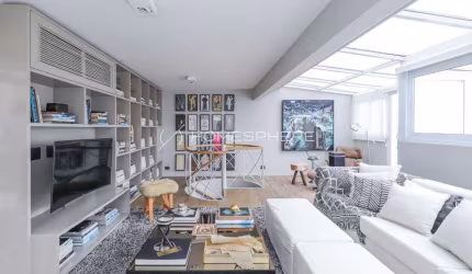 Apartamento com 190 m², 1 quarto sendo 1 suíte à venda no bairro Jardim Paulista.Projeto de David Bastos com vista espetacular. Vende porteira fechada.