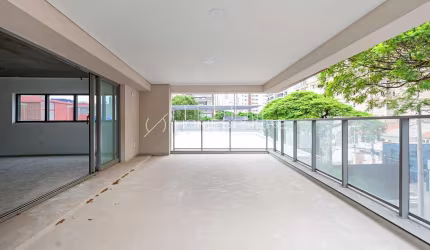 Apartamento com 246 m², 4 quartos sendo 4 suítes à venda no bairro Itaim Bibi. R. Bandeira Paulista, 1140 - Itaim Bibi - Condomínio Vertical Stratos Itaim