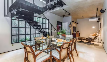 Casa à venda na Rua Bastos Pereira - Vila Nova Conceição. Casa com 4 quartos, sendo 3 suítes, 290 m², piscina, espaço gourmet, home theater e 2 vagas. Casas à venda em Vila Nova Conceição, São Paulo -