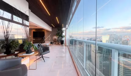 Apartamento Duplex 242m2 , à venda no bairro Itaim Bibi.