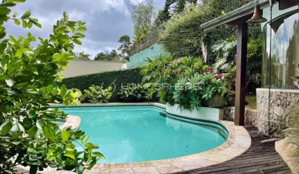 Casa de condomínio com 550 m², 3 quartos sendo 3 suítes à venda no bairro Aldeia da Serra.