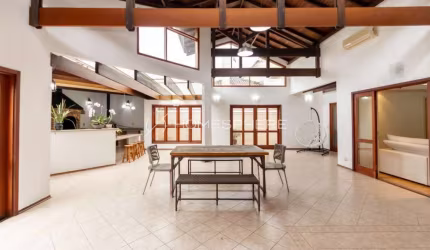 Casa de condomínio com 360 m², 5 quartos sendo 2 suítes à venda no bairro Aldeia da Serra.