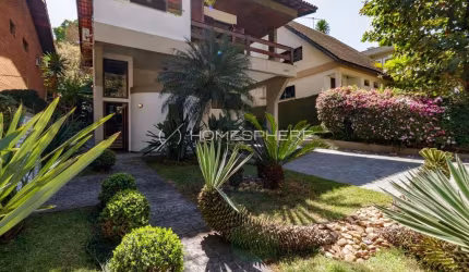 Casa de condomínio com 285 m², 4 quartos sendo 2 suítes à venda no bairro Alphaville.