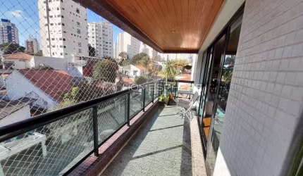 Apartamento com 214 m², 4 quartos sendo 2 suítes à venda no bairro Mirandópolis.
