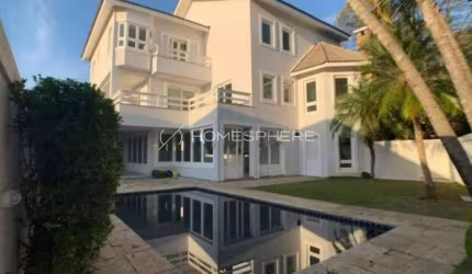 Casa de condomínio com 600 m², 4 quartos sendo 4 suítes à venda no bairro Alphaville.