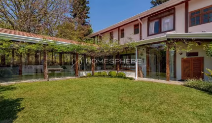 Casa de condomínio com 1120 m², 4 quartos sendo 2 suítes à venda no bairro Morada dos Pássaros.
