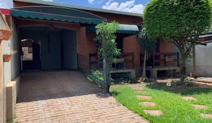 Casa com 3 dormitórios à venda, 146 m² por R$ 670.000,00 - Centro - Jaguariúna/SP