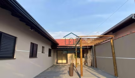 Casa com 3 dormitórios à venda, 122 m² por R$ 650.000,00 - Jardim Silvio Rinaldi - Jaguariúna/SP