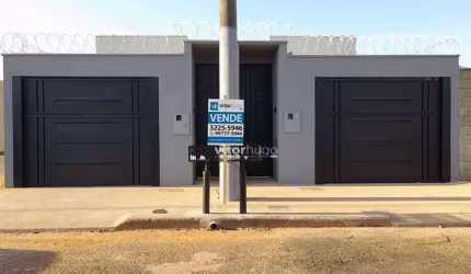 Casa com 2 dormitórios à venda, 66 m² por R$ 350.000,00 - Jardim Ipanema - Uberlândia/MG