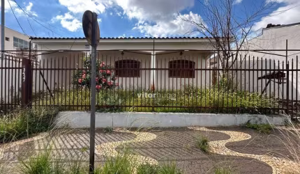 Casa à venda no Bairro Brasil  por R$ 1.050.000 - Brasil - Uberlândia/MG