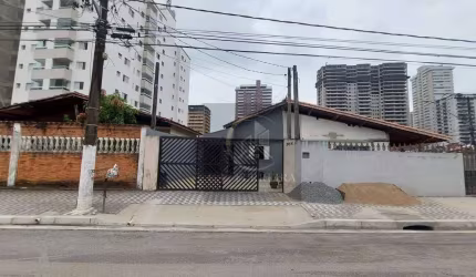 Casa para venda em Canto Do Forte de 75.00m² com 1 Quarto e 2 Garagens