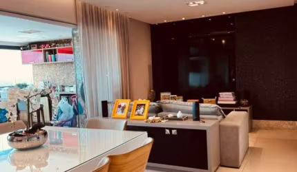 Ótimo apartamento à venda, 113m2, andar alto,  3 quartos, sendo 1 suíte,  2 vagas de garagens,  posição norte, Manhattan,  Condomínio SOHO, Paralela,