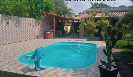 COD 382: LINDA CASA COM ESPAÇO DE LOJA - SAQUAREMA.