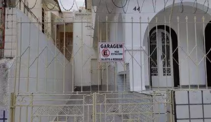 Casa para Venda em Salvador, Barris, 7 dormitórios, 3 suítes, 4 banheiros, 3 vagas