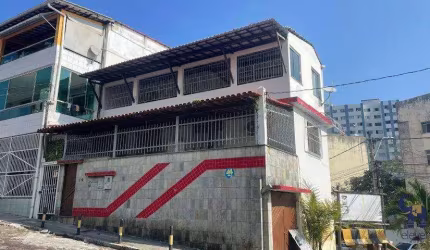 Casa para Venda em Salvador, Acupe, 3 dormitórios, 1 suíte, 4 banheiros, 2 vagas