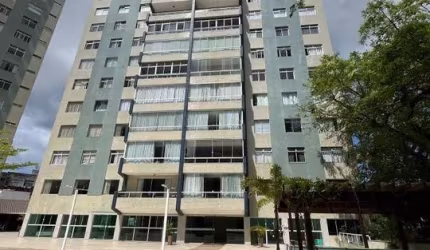 AP 3/4 UMA SUITE COM 3 VAGAS NA GRAÇA