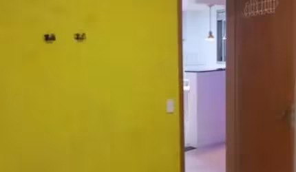 Apartamento 2/4 no Condomínio Solar das Palmeiras em Abrantes ,3º andar de escadas com vaga de estacionamento
