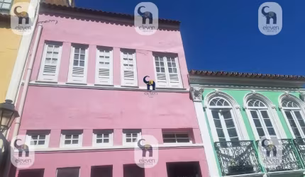 Aproveite essa oportunidade única de adquirir uma casa residencial 3/4  na ladeira do Carmo, em Salvador, com uma excelente localização, com uma parte comercial frontal,