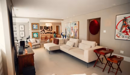 APARTAMENTO À VENDA NA GRAÇA. TOTALMENTE REFORMADO, NASCENTE , EM ANDAR ALTO COM VISTA PANORÂMICA DA CIDADE E DO MAR,  PRINCIPAL AVENIDA DA GRAÇA