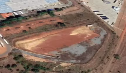 Para sua empresa. Terreno de 23 mil M2 à venda.