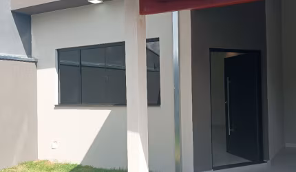 Casa de lote inteiro a venda no bairro Parque Real