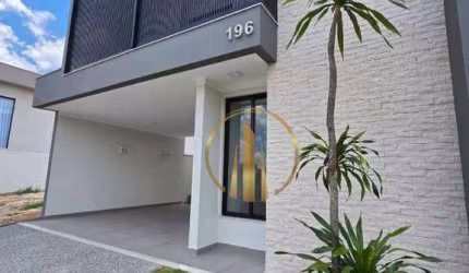 SOBRADO IMPONENTE COM PISCINA NO CONDOMÍNIO FABER 4