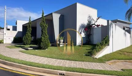 MARAVILHOSA E ACONCHEGANTE CASA DE ESQUINA NO VILLAGE 4!