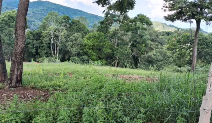 Terrenos em local privilegiado