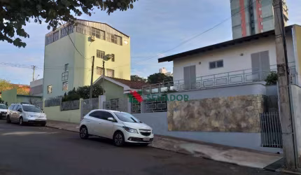 Esquina contendo 1 Prédio de 3 andares e 2 casas sendo 1 com sobrado à venda, 704 m² por R$ 1.990.000 - Centro - Londrina/PR