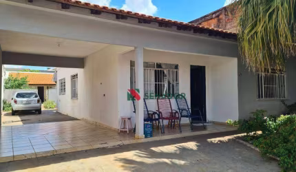 Casa com 3 dormitórios à venda, 160 m² por R$ 500.000 - Centro - Londrina/PR