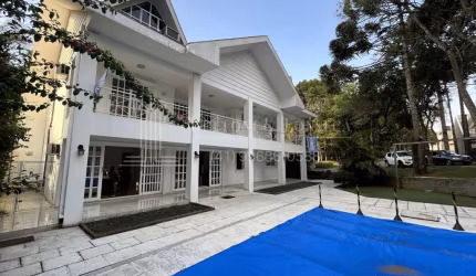 Mansao e Terreno ZR3 de 2100m² no Ecoville