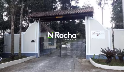 Terreno dos Sonhos em Condomínio Exclusivo no Quarteirão Ingelhein.