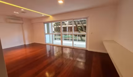 Apartamento Duplex no Leblon na quadra da Praia!