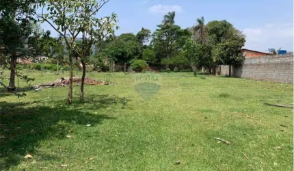 Terreno à Venda no Vilarejo Sopé da Serra em Cabreúva.