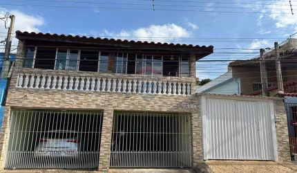 Casa com Piscina à Venda no Bairro do Vilarejo em Cabreúva