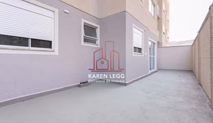 Apartamento Semi Mobiliado  com Área Externa Privativa