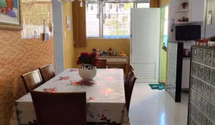 Casa para Venda em Niterói, Fonseca, 4 dormitórios, 1 suíte, 3 banheiros, 2 vagas