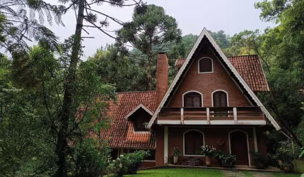 Casa para Venda em Santo Antônio do Pinhal, 2 dormitórios, 1 suíte, 3 banheiros