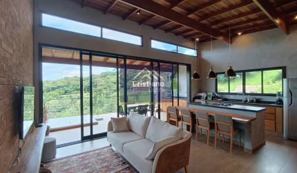 Casa à Venda em Santo Antônio do Pinhal - Condomínio