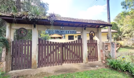 Casa com 02 quartos em chacara