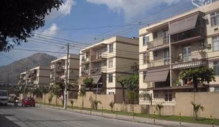 Ótimo apt°. Cond. Jardim Iaraquã, reformado, 4° andar / Ac. carta