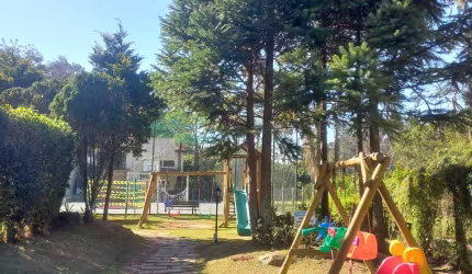 Excelente apartamento grande em Itaipava de 3 quartos