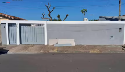 Casa com 3 Quartos, 330m² - Jardim Santa Izabel