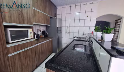 Casa com 4 Quartos, 246m² - Jardim Santa Esmeralda
