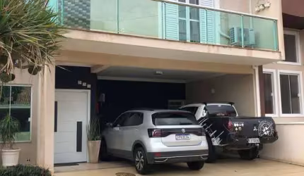 Sobrado com 3 Quartos à venda, 250m² - Condomínio Flamboyant