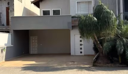 Casa com 3 Quartos à venda, 250m² - Condomínio Flamboyant