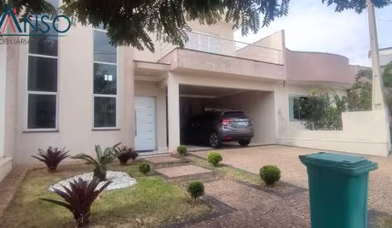 Casa com 3 Quartos para alugar, 253m² - Condomínio Golden Park