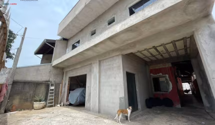 Casa com 4 Quartos à venda, 250m² - Jardim Amanda 1