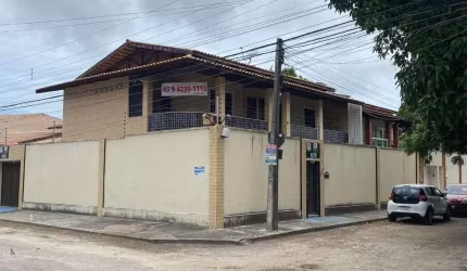 Casa com 3 dormitórios à venda, 303 m² por R$ 700.000,00 - Parque Manibura - Fortaleza/CE